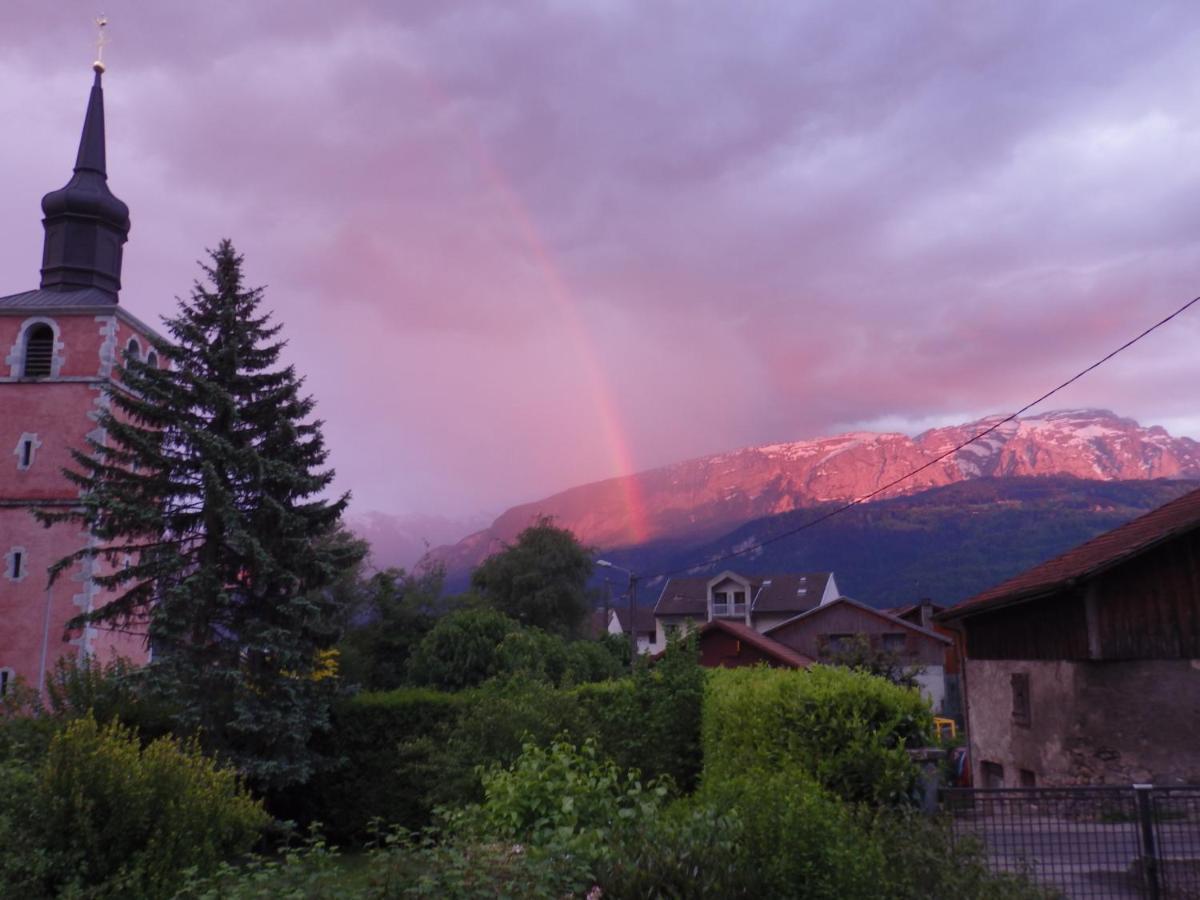 Au Coeur Des Alpes Bed & Breakfast Marignier Bagian luar foto